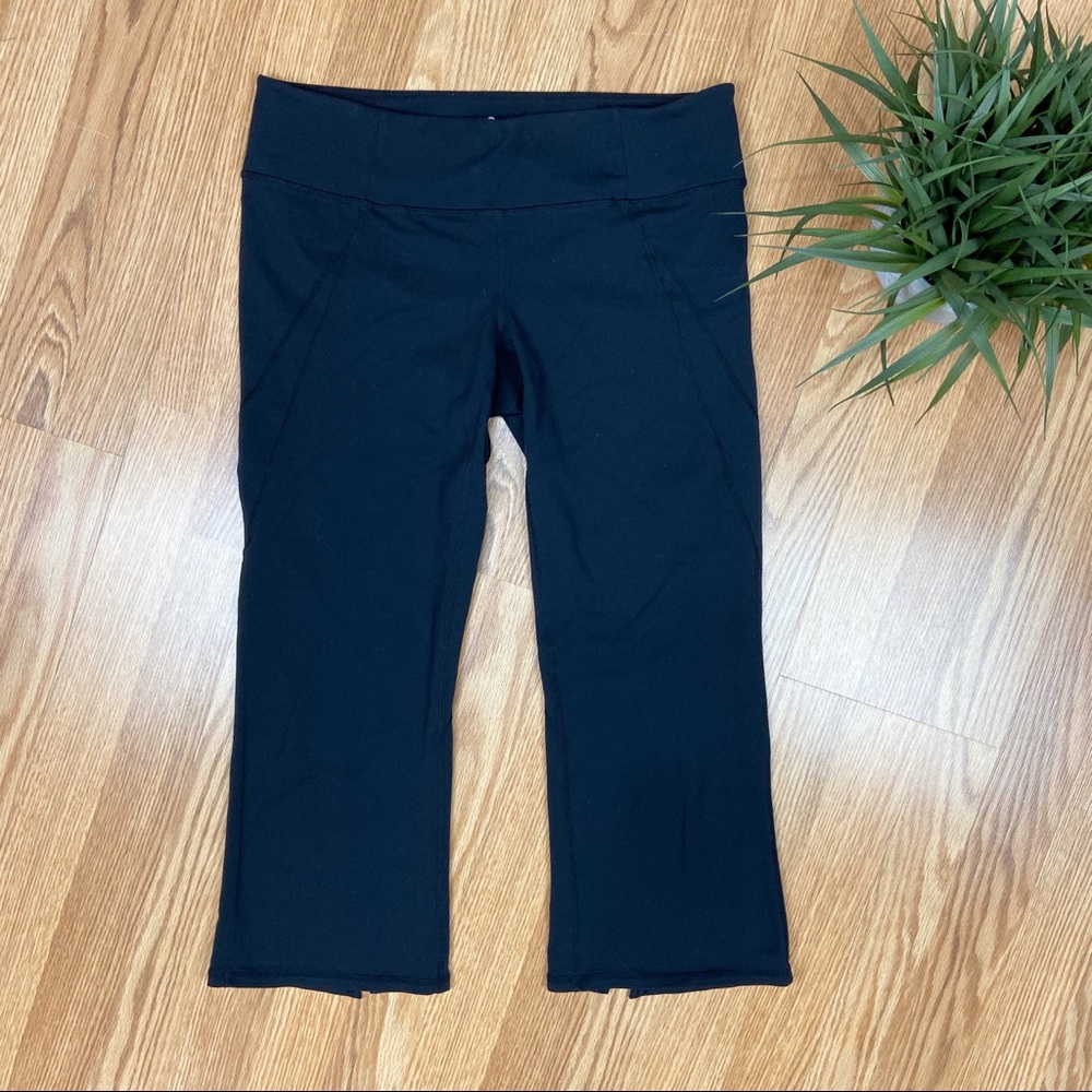 Athleta Black Ananda Crop Capri Leggings Size M